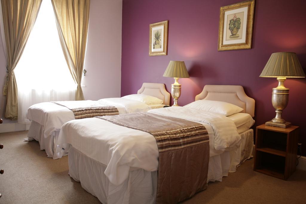 The Imperial Hotel Stroud  Buitenkant foto