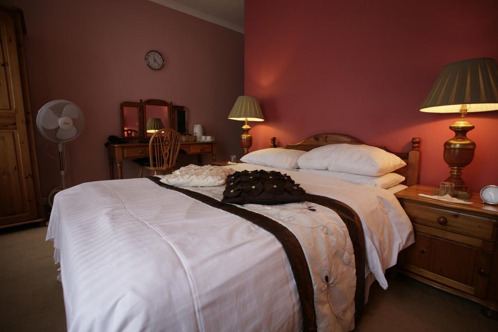The Imperial Hotel Stroud  Buitenkant foto