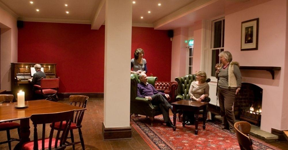 The Imperial Hotel Stroud  Buitenkant foto