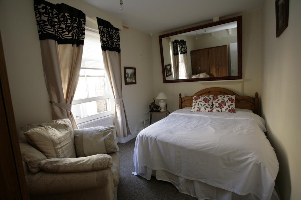 The Imperial Hotel Stroud  Buitenkant foto