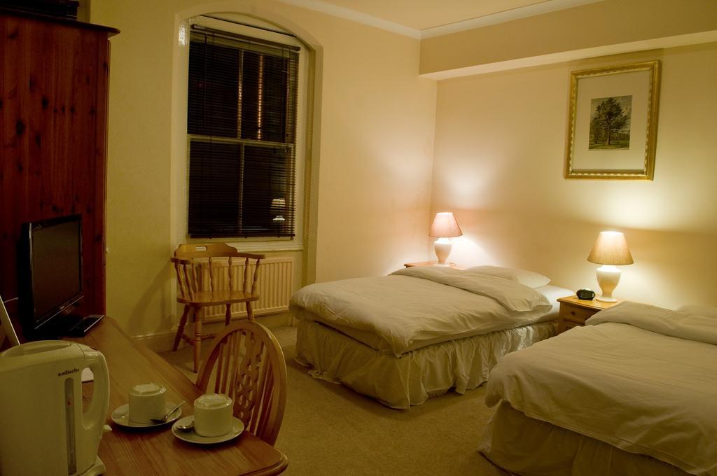 The Imperial Hotel Stroud  Buitenkant foto