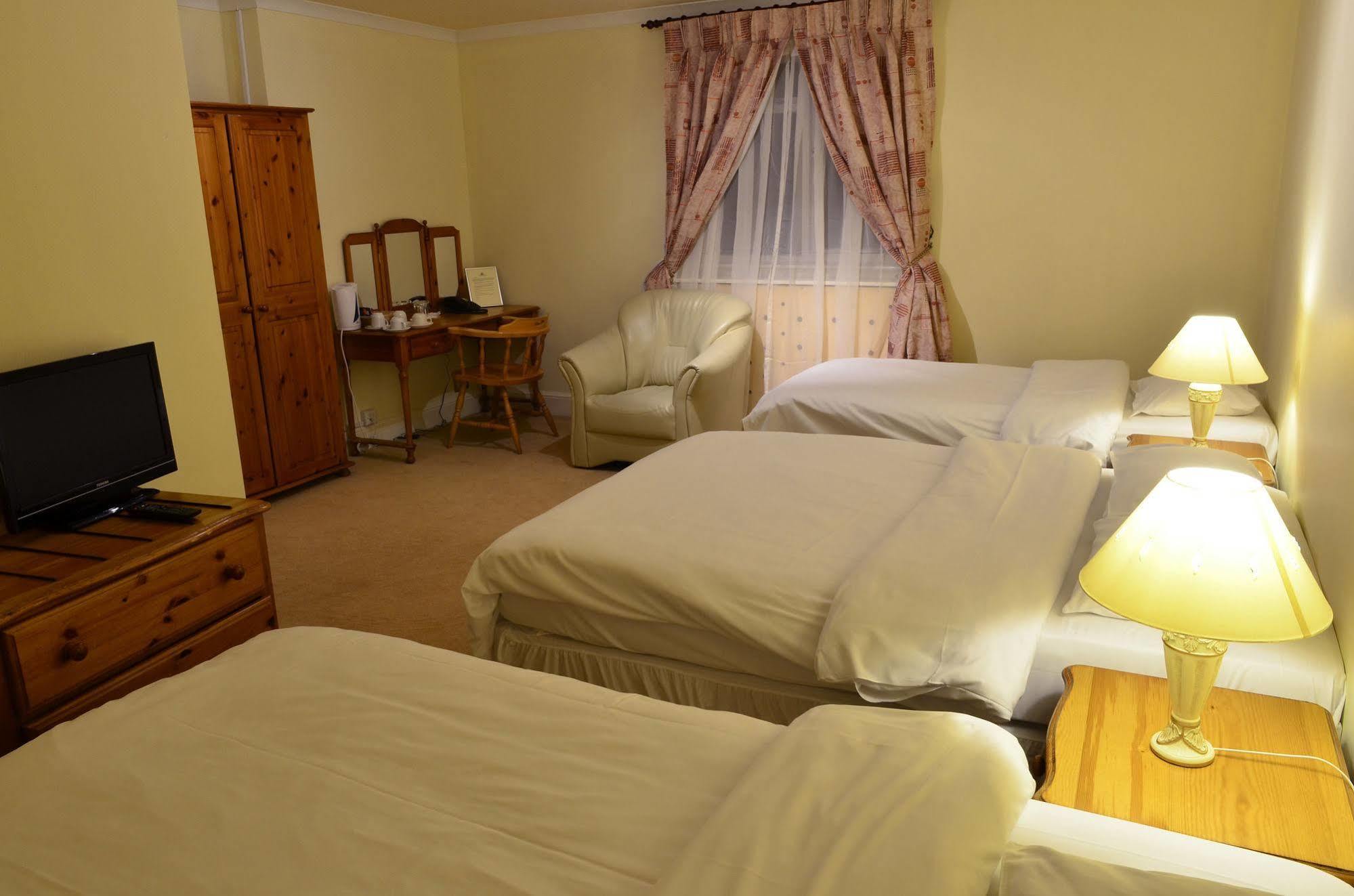 The Imperial Hotel Stroud  Buitenkant foto