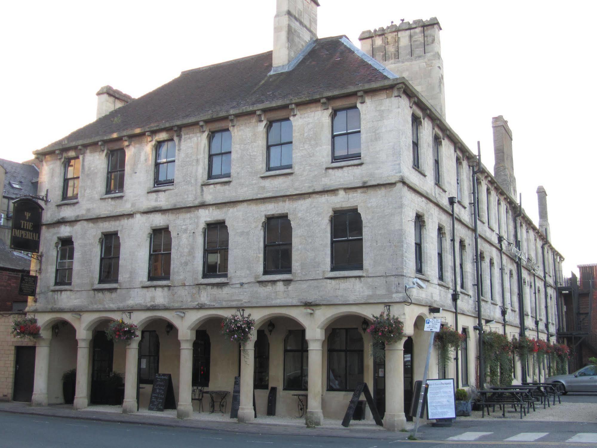 The Imperial Hotel Stroud  Buitenkant foto
